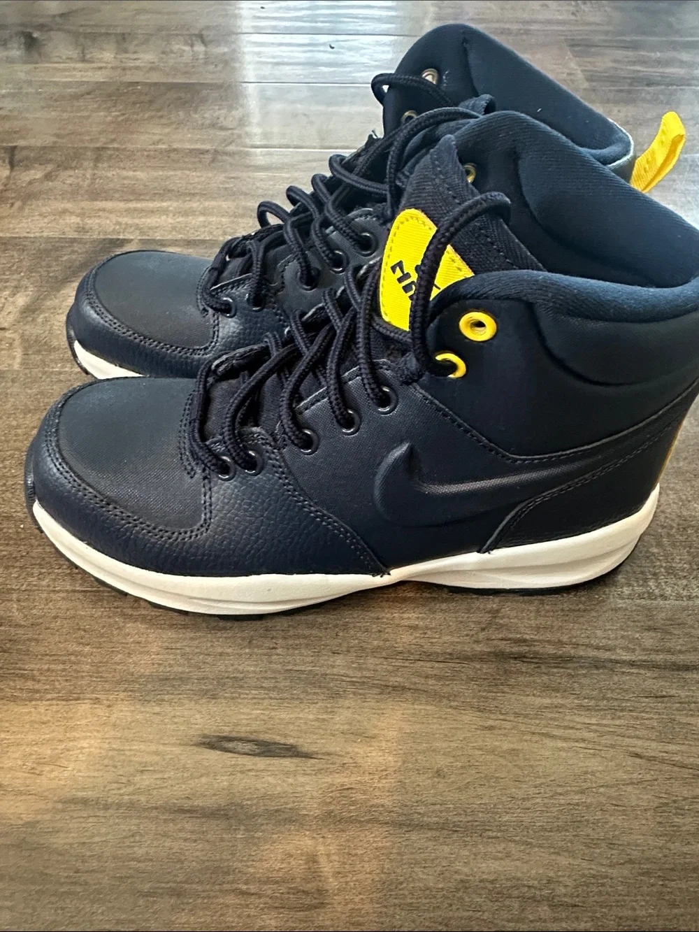 Nike Men’s Navy and Yellow Mid-Top Sneakers
